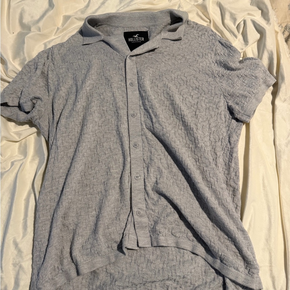 Hollister Men's Light Gray Textured Button Down Shirt